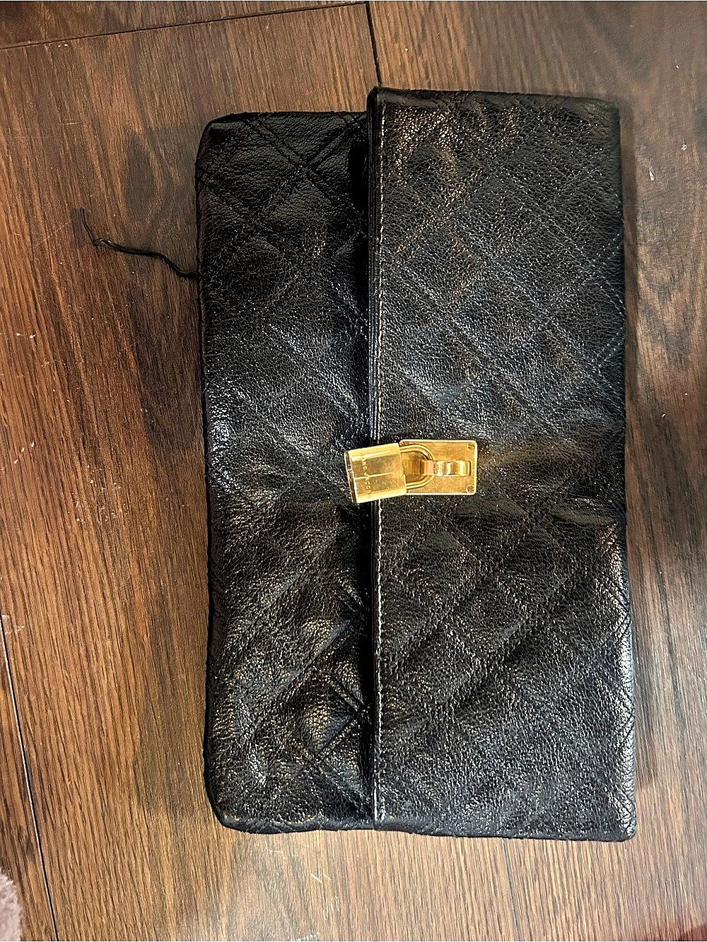 Marc Jacobs Eugenie Quilted Leather Padlock Clutch in Black